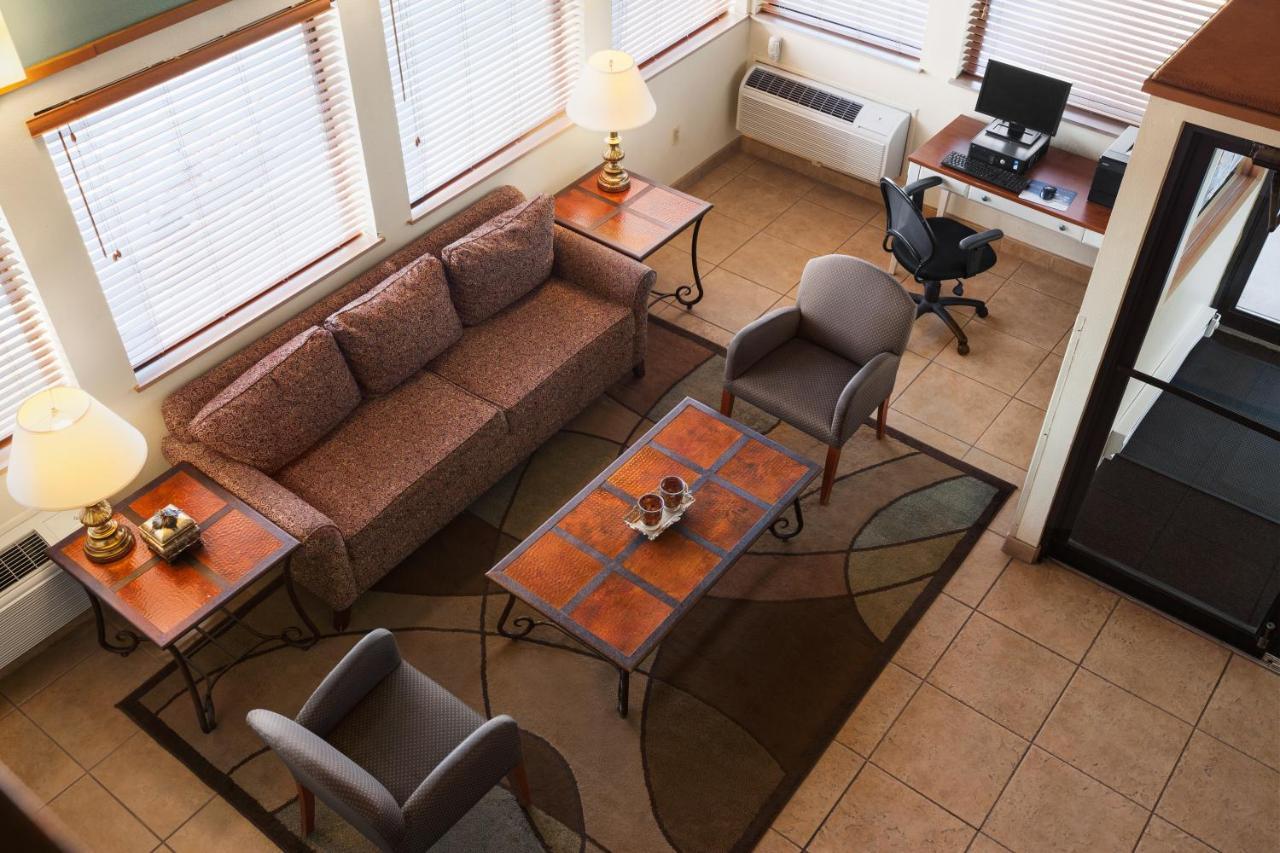 Super 8 by Wyndham Columbus Hotel Bagian luar foto