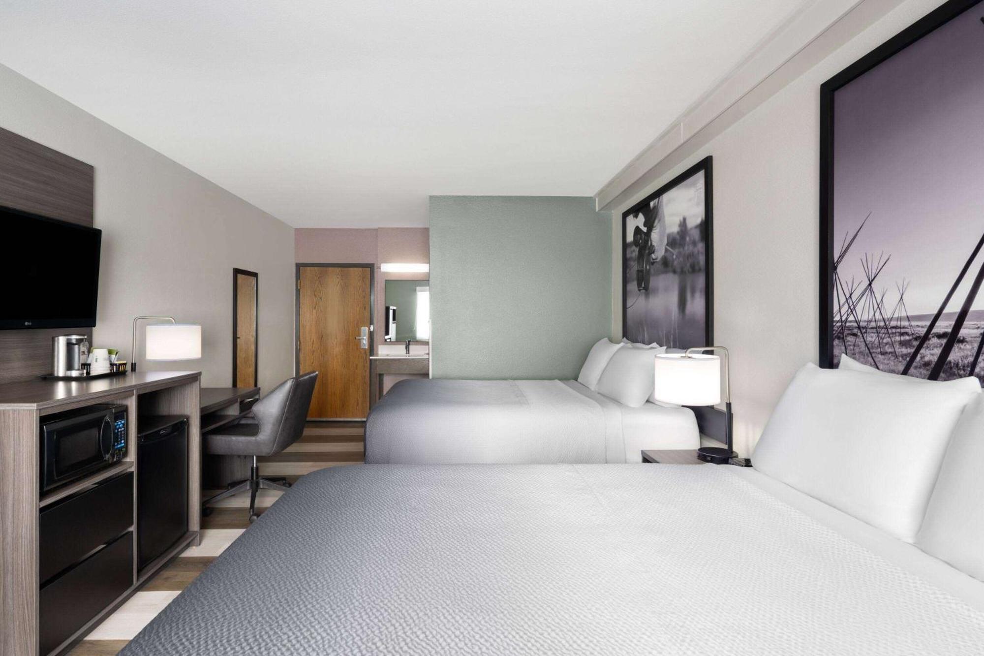 Super 8 by Wyndham Columbus Hotel Bagian luar foto