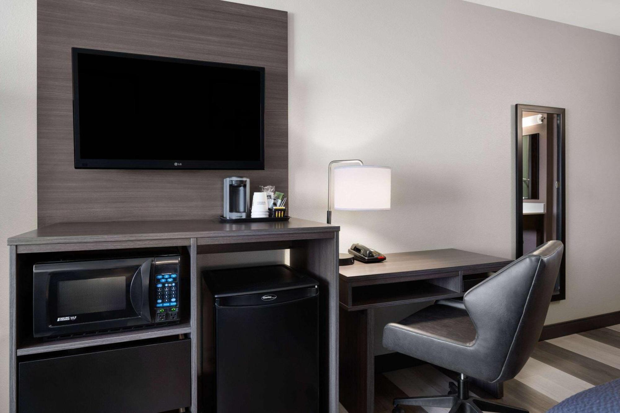 Super 8 by Wyndham Columbus Hotel Bagian luar foto